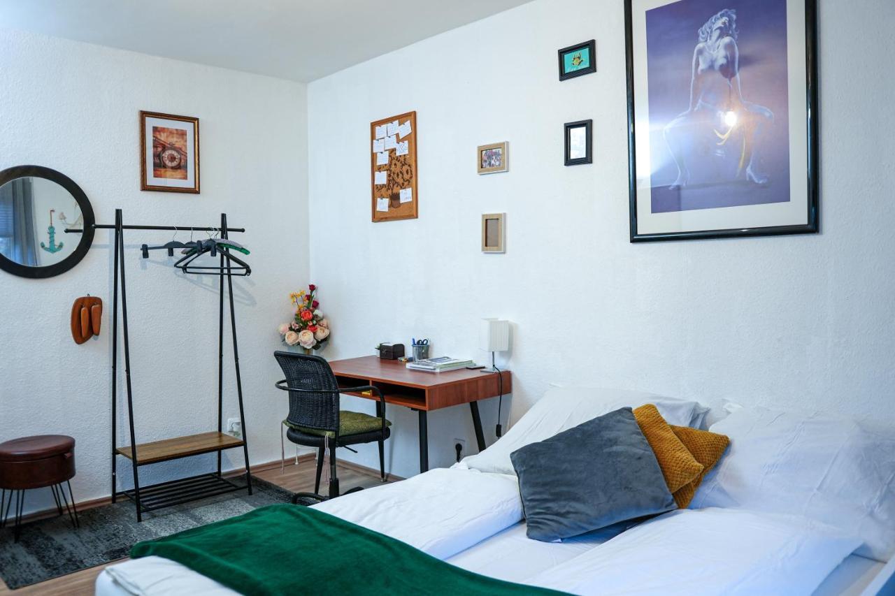 Privatzimmer In Apartment-Gastgeber: Ist Nelson Гладбек Экстерьер фото